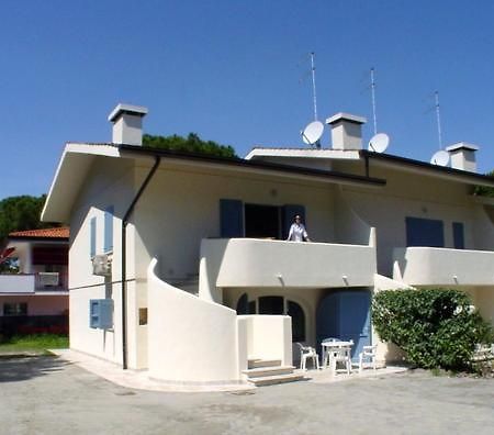 Flat In Lignano Riviera Apartman Lignano Sabbiadoro Kültér fotó